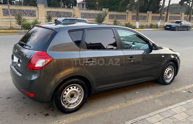 Kia Ceed 2010, 296,000 km - 1.6 л - Cəlilabad
