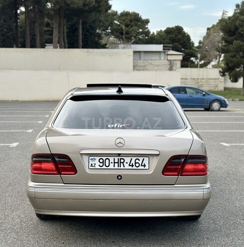 Mercedes E 240 2000, 264,220 km - 2.4 л - Sumqayıt