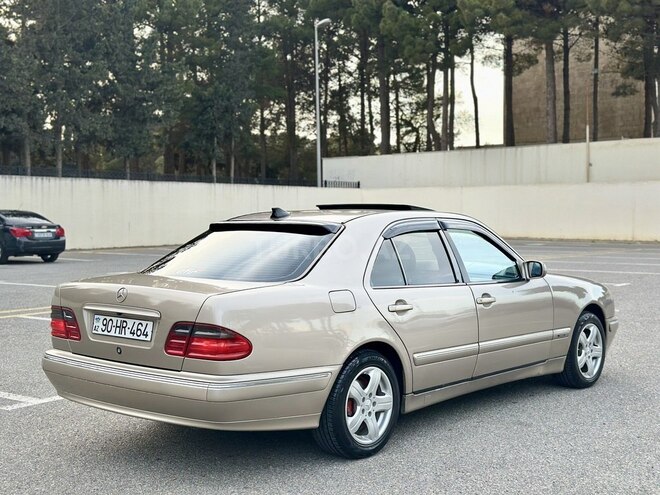 Mercedes E 240 2000, 264,220 km - 2.4 л - Sumqayıt