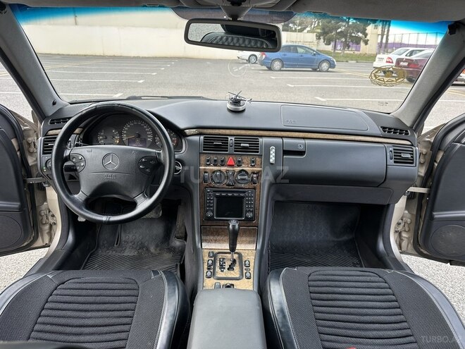Mercedes E 240 2000, 264,220 km - 2.4 л - Sumqayıt