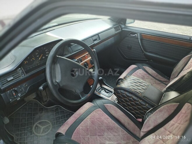 Mercedes E 250 1992, 572,072 km - 2.5 l - Masallı