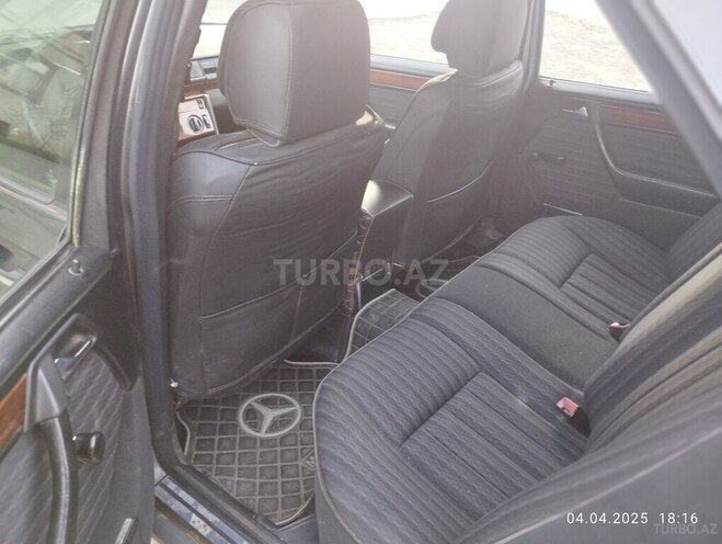 Mercedes E 250 1992, 572,072 km - 2.5 l - Masallı