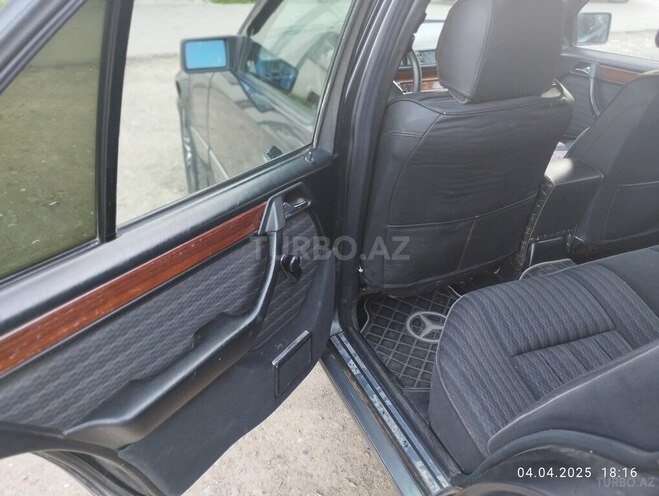 Mercedes E 250 1992, 572,072 km - 2.5 l - Masallı