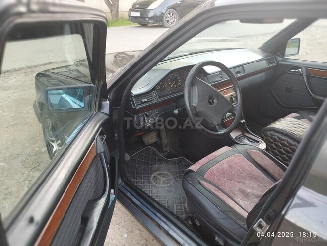 Mercedes E 250 1992, 572,072 km - 2.5 l - Masallı