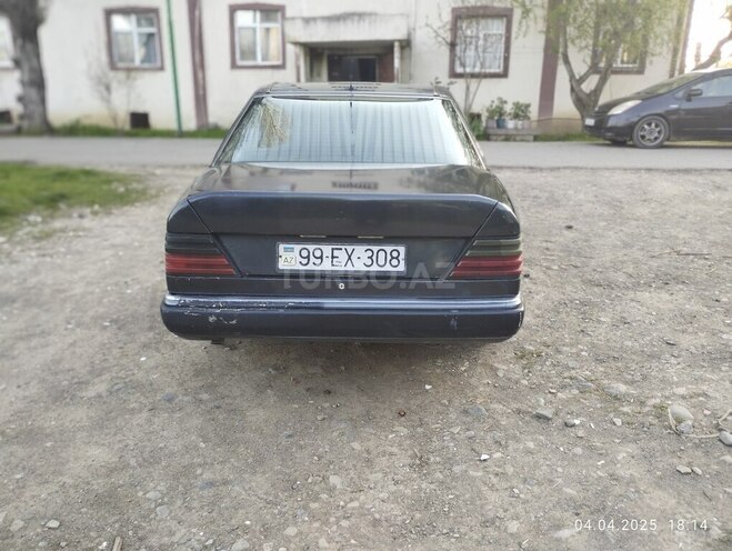 Mercedes E 250 1992, 572,072 km - 2.5 l - Masallı