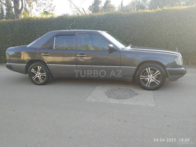 Mercedes E 250 1992, 572,072 km - 2.5 l - Masallı