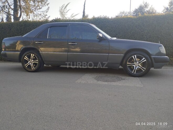 Mercedes E 250 1992, 572,072 km - 2.5 l - Masallı