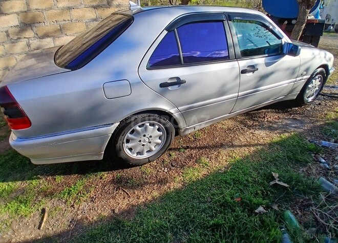 Mercedes C 220 d 1998, 720,868 km - 2.2 l - Tovuz