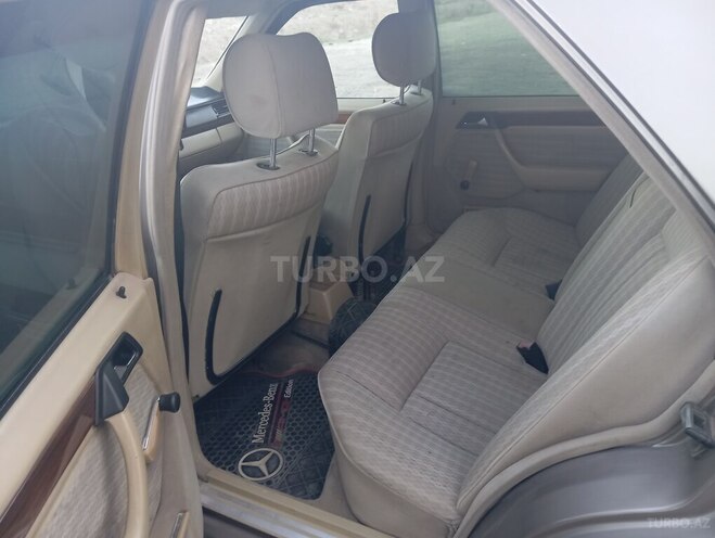 Mercedes E 300 d 1990, 299,800 km - 3.0 л - Salyan