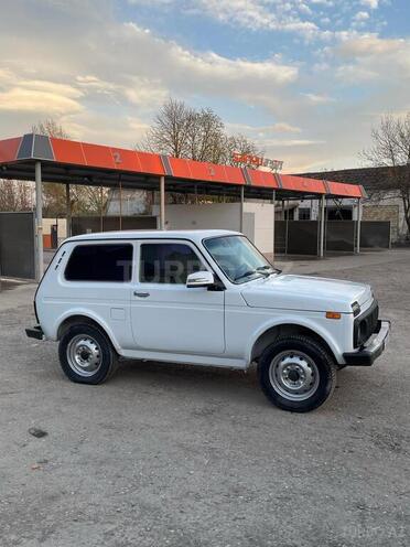 LADA (VAZ) Niva 2013, 200,000 km - 1.7 l - Quba