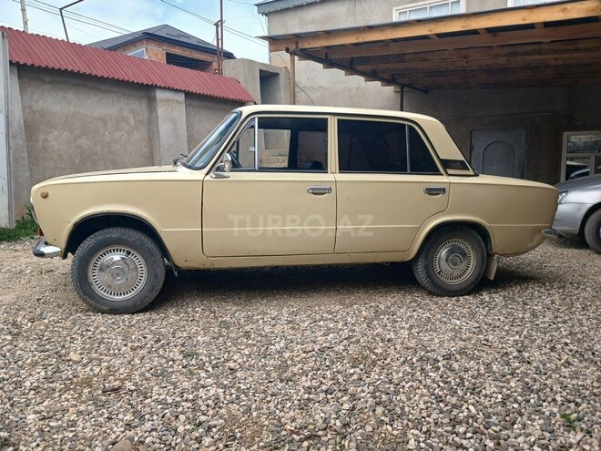 LADA (VAZ) 21011 1980, 80,000 km - 1.3 l - Qusar