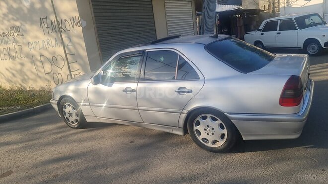 Mercedes C 240 2000, 357,000 km - 2.4 l - Mingəçevir