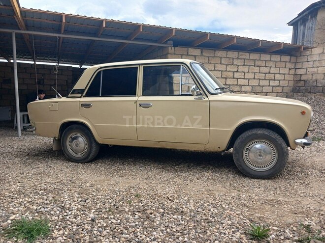LADA (VAZ) 21011 1980, 80,000 km - 1.3 l - Qusar