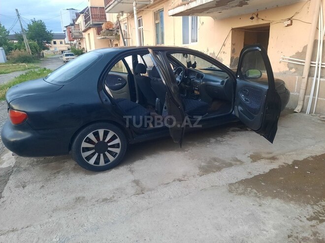 Hyundai Elantra 1993, 135,730 km - 1.6 l - Sabirabad
