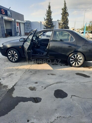 Hyundai Elantra 1993, 135,730 km - 1.6 l - Sabirabad
