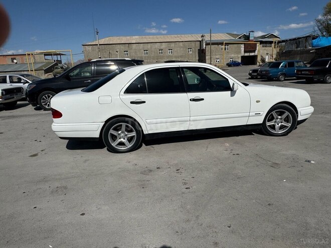 Mercedes E 280 1996, 320,000 km - 2.8 л - Naxçıvan
