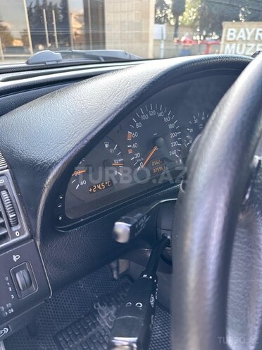 Mercedes C 200 2000, 325,900 km - 2.0 l - İmişli