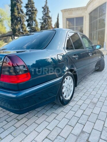 Mercedes C 200 2000, 325,900 km - 2.0 l - İmişli