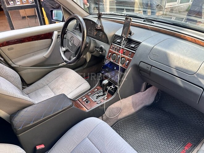 Mercedes C 240 1998, 290,000 km - 2.4 л - Bakı