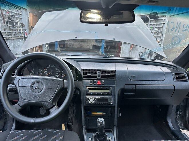 Mercedes C 200 2000, 288,000 km - 2.0 л - Bakı