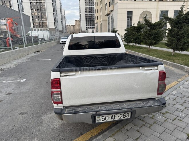 Toyota Hilux 2013, 198,000 km - 2.5 l - Bakı