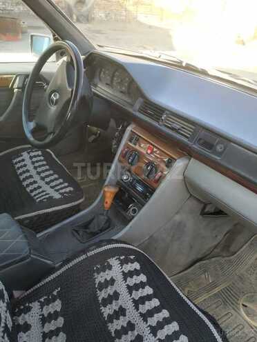 Mercedes E 200 d 1991, 222,000 km - 2.0 l - Siyəzən