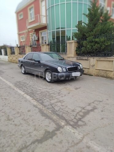 Mercedes E 240 1999, 403,234 km - 2.4 l - Bakı