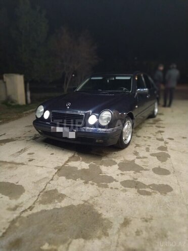 Mercedes E 240 1999, 403,234 km - 2.4 l - Bakı