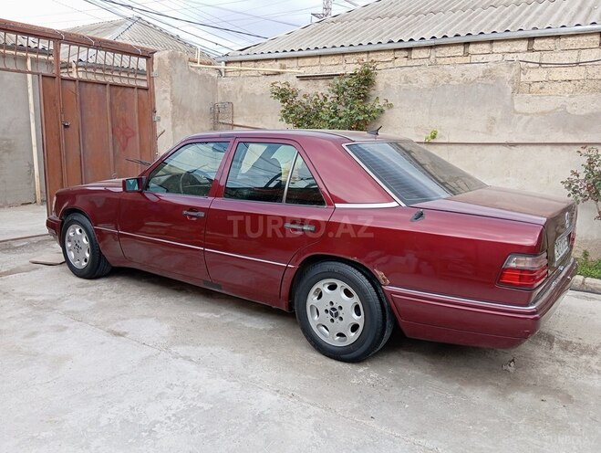 Mercedes E 220 1995, 326,480 km - 2.2 l - Xırdalan