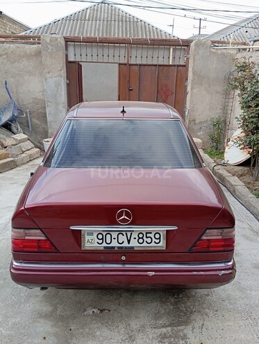 Mercedes E 220 1995, 326,480 km - 2.2 l - Xırdalan