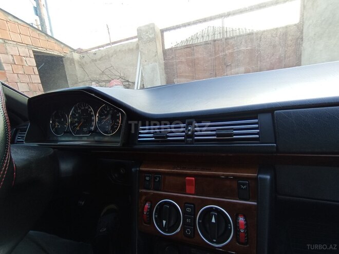 Mercedes E 220 1995, 326,480 km - 2.2 l - Xırdalan