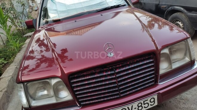 Mercedes E 220 1995, 326,480 km - 2.2 l - Xırdalan