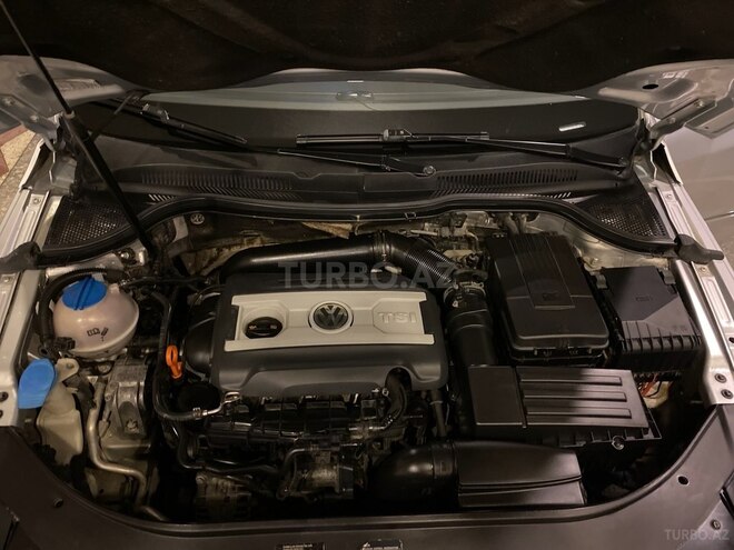 Volkswagen Passat CC-11