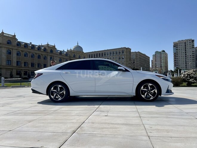 Hyundai Elantra 2023, 19,518 km - 1.6 l - Bakı