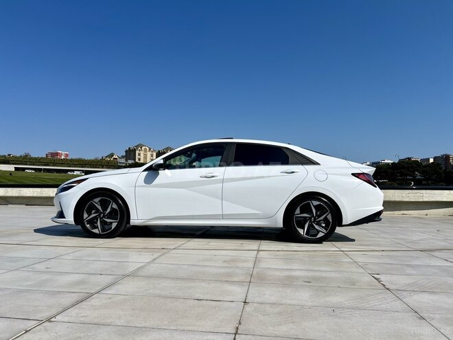 Hyundai Elantra 2023, 19,518 km - 1.6 l - Bakı