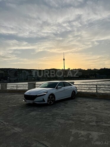 Hyundai Elantra 2023, 19,518 km - 1.6 l - Bakı
