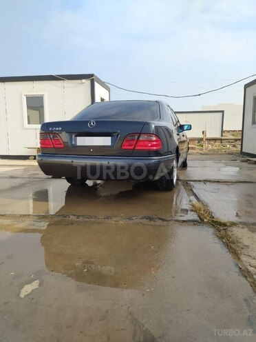 Mercedes E 240 1999, 403,234 km - 2.4 l - Bakı