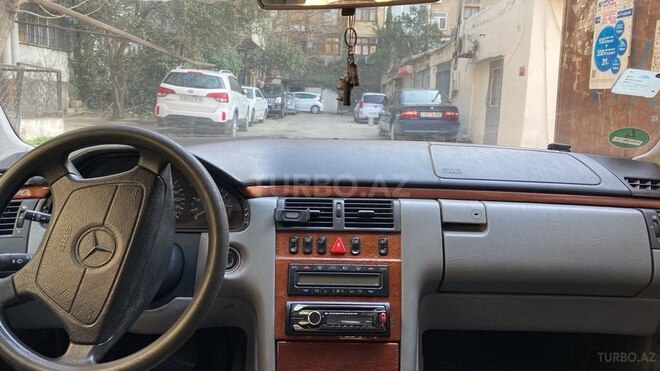 Mercedes E 240 1998, 500,000 km - 2.4 l - Bakı