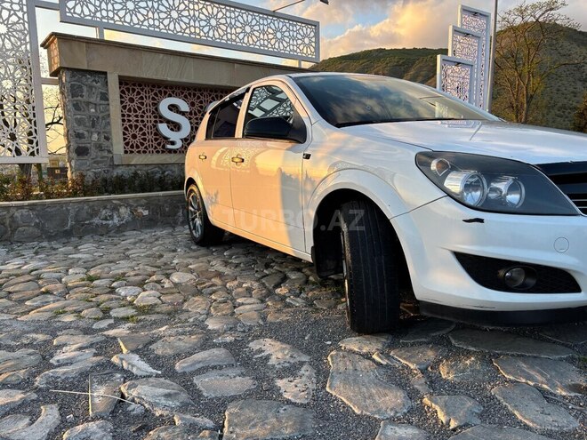 Opel Astra 2009, 310,000 km - 1.4 l - Şəki