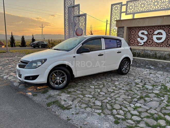 Opel Astra 2009, 310,000 km - 1.4 l - Şəki
