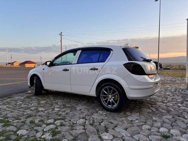 Opel Astra 2009, 310,000 km - 1.4 l - Şəki