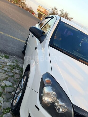 Opel Astra 2009, 310,000 km - 1.4 l - Şəki