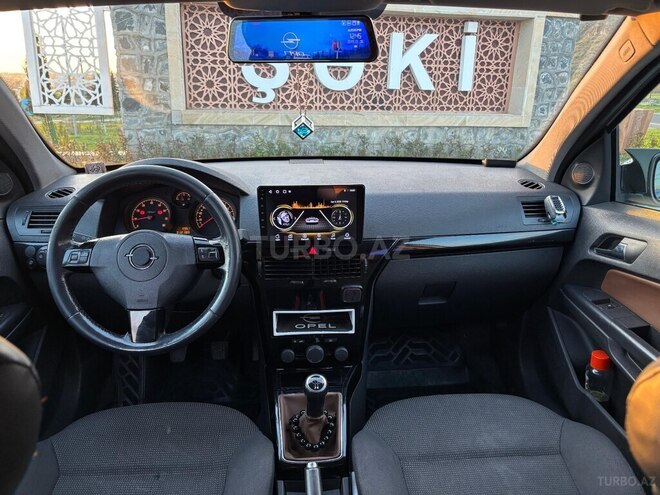 Opel Astra 2009, 310,000 km - 1.4 l - Şəki