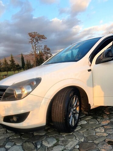 Opel Astra 2009, 310,000 km - 1.4 l - Şəki