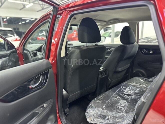 Nissan Rogue-14