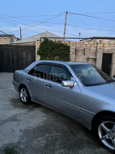 Mercedes C 230 2000, 452,000 km - 2.3 л - Sumqayıt