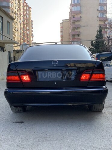 Mercedes E 280 2001, 235,700 km - 2.8 l - Bakı