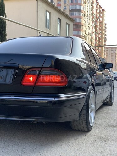 Mercedes E 280 2001, 235,700 km - 2.8 l - Bakı