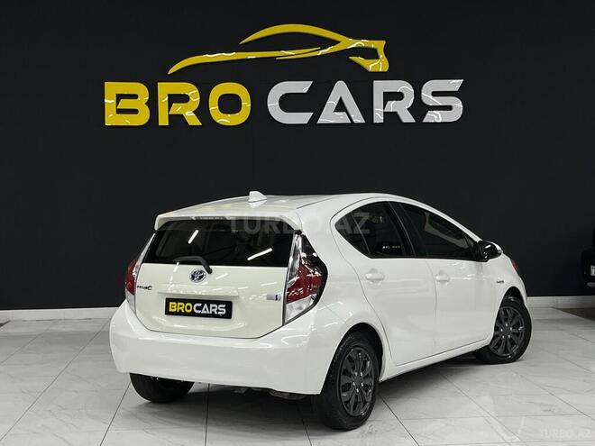 Toyota Prius C 2015, 215,005 km - 1.5 l - Bakı