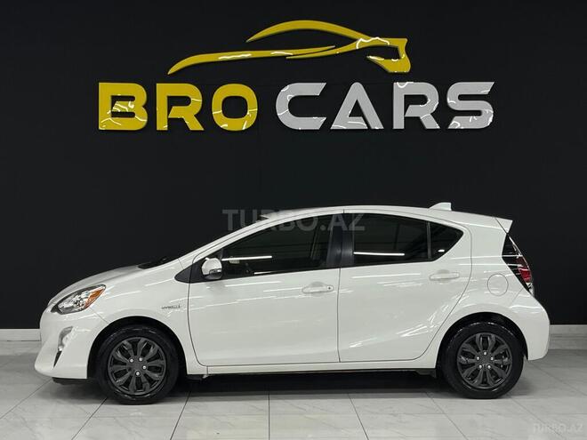 Toyota Prius C 2015, 215,005 km - 1.5 l - Bakı